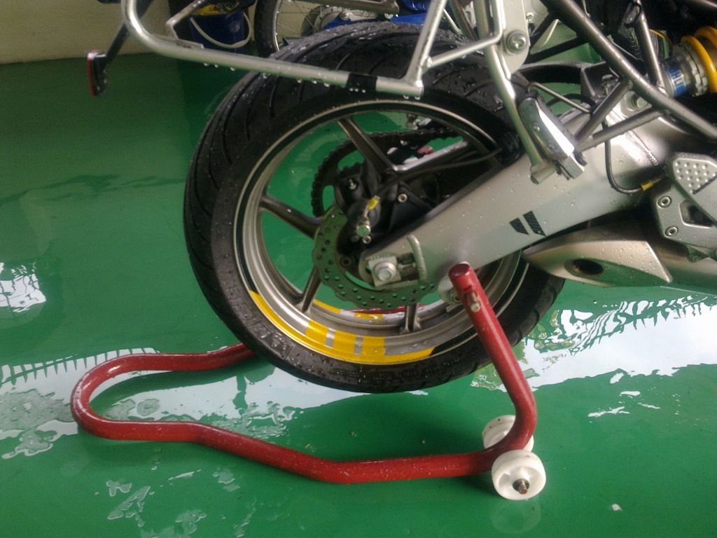 How to jack Versys up to lube chain? Kawasaki Versys Forum