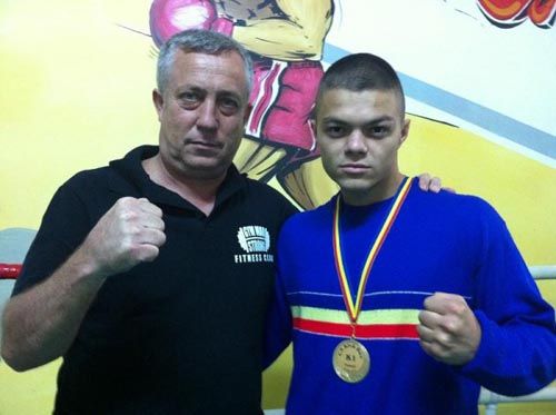 /adrianmaximkickbox.jpg