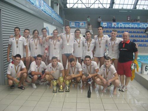 /crisuloradeajunioriII2012.jpg
