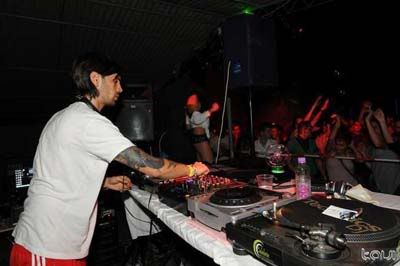 houseparade2010dj.jpg