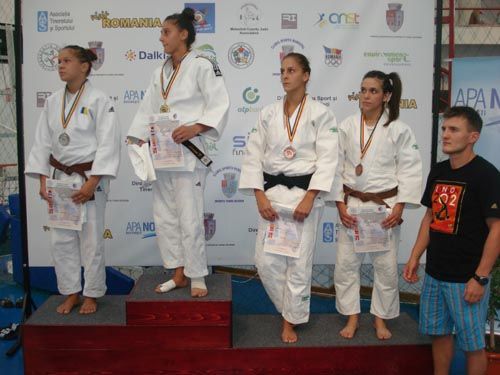 /larisaflorianturnuseverin2012.jpg